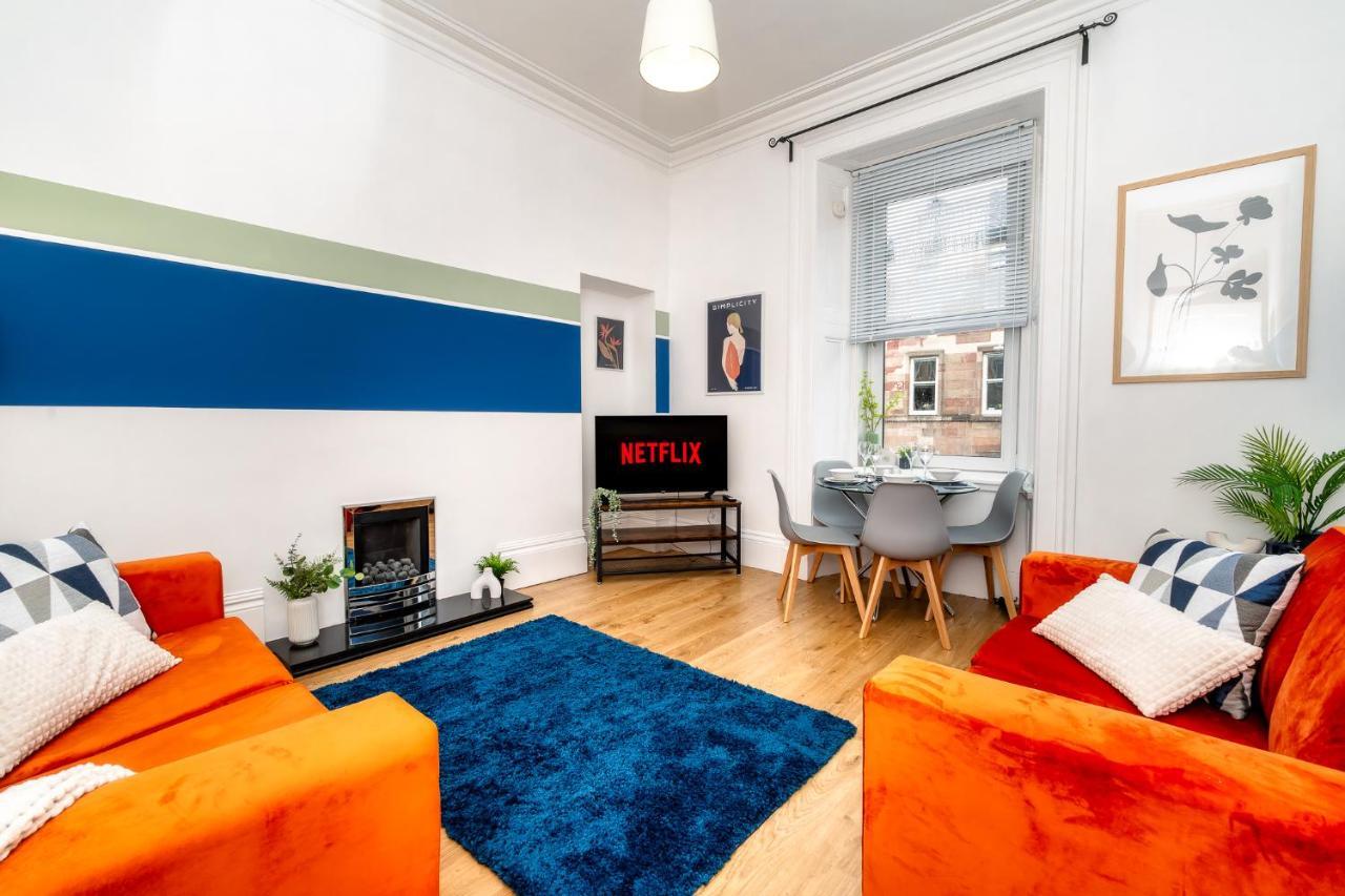 Cosy Retreat - Charming 2-Bed Apartment グリーノック エクステリア 写真