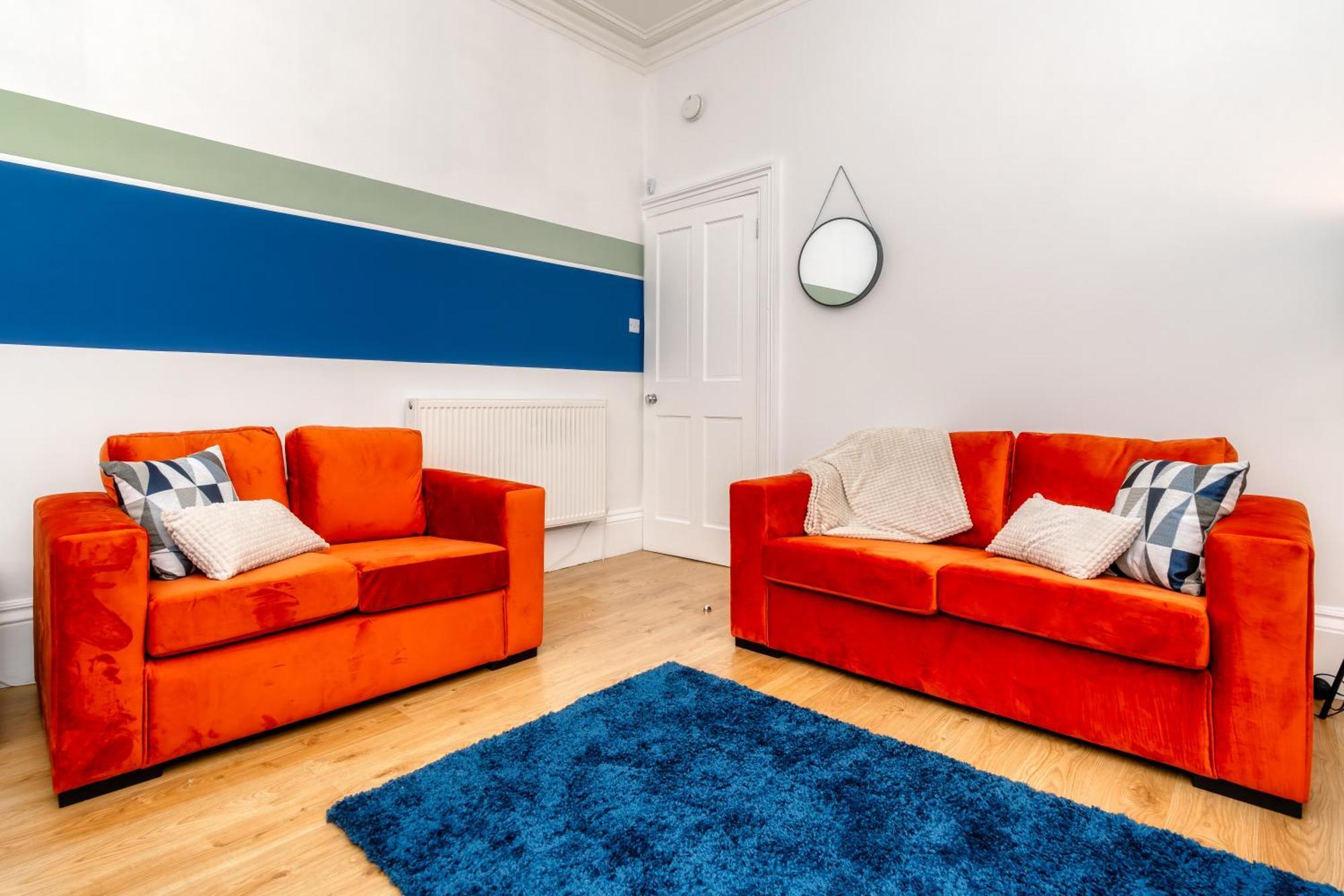 Cosy Retreat - Charming 2-Bed Apartment グリーノック エクステリア 写真