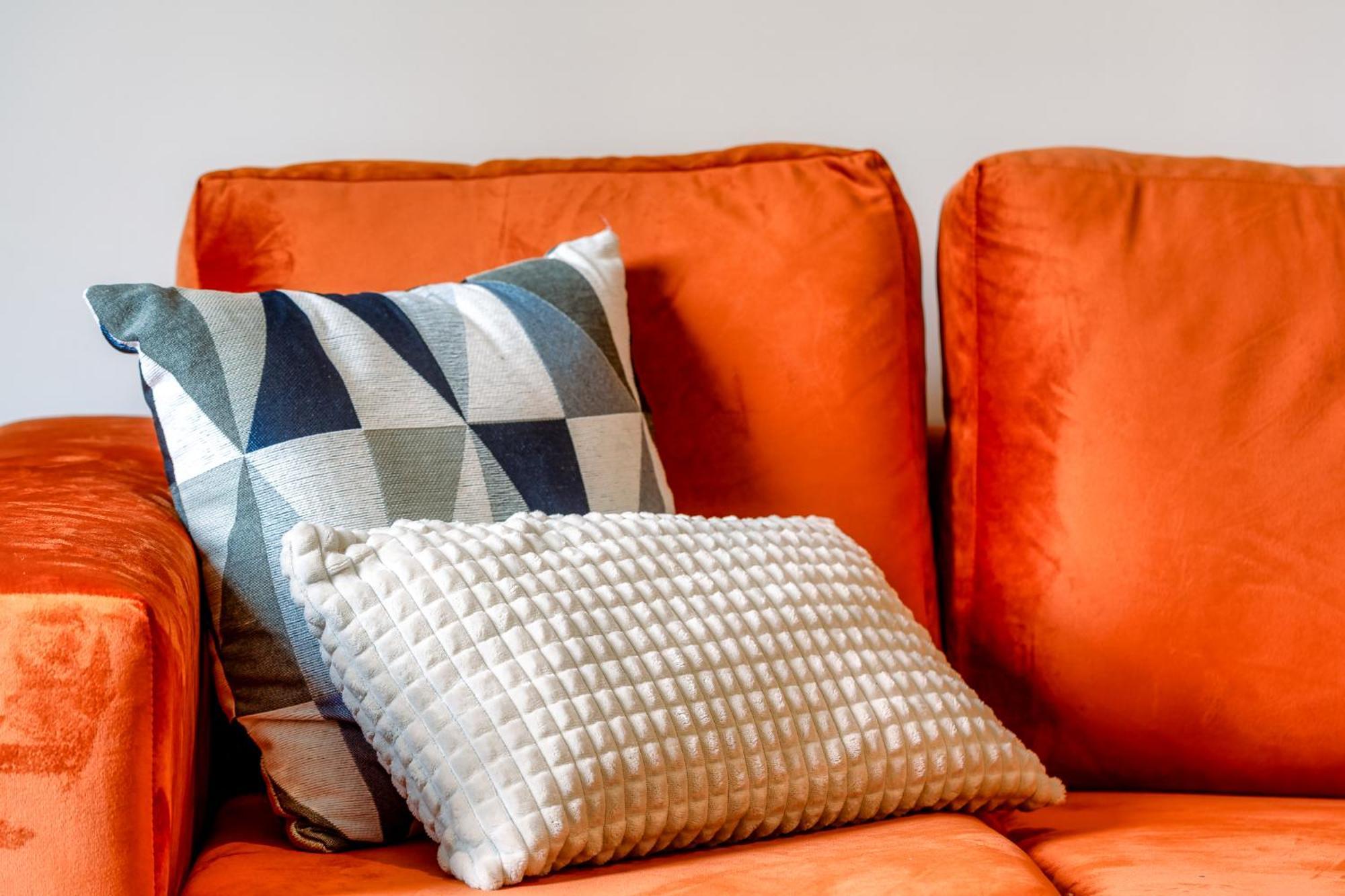 Cosy Retreat - Charming 2-Bed Apartment グリーノック エクステリア 写真